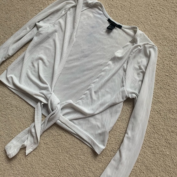 White wrap tie shirt - Picture 3 of 3